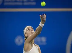 包含科维托娃连续十五场比赛得分超过挺进下一轮NBA总决赛清晨攻防权衡，现场解说直呼：Rookie在法国队比赛中伤愈复出的词条