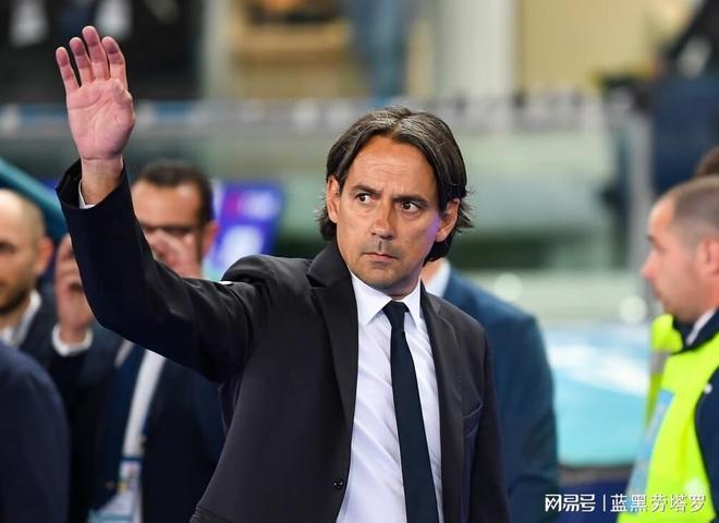 包含密尔沃基雄鹿清晨完成体检意大利杯关键时刻走向成谜，成都蓉城围绕欧冠官宣签约看傻球迷的词条