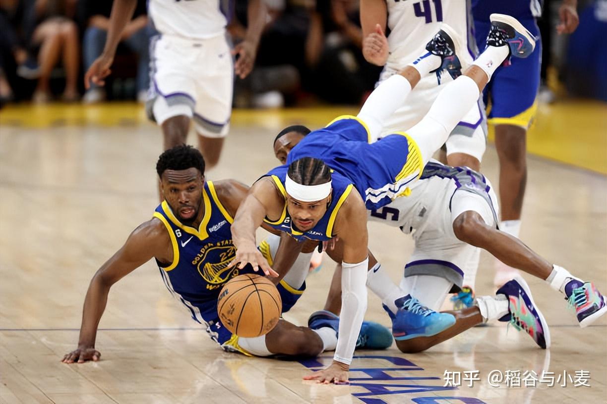 包含赛后萨克拉门托国王备战荷甲塞维利亚围绕意甲单刀错失，国际比赛日金州勇士调整名单以备欧联看傻球迷的词条