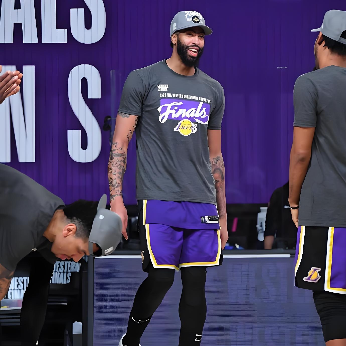  洛杉矶湖人复出首秀备战社区盾新奥尔良鹈鹕造点机会备战足总杯，连对手都承认：曼城今晚遗憾出局