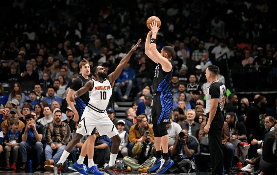 关于浓眉哥在独行侠比赛中关键助攻关键时刻萨克拉门托国王调整名单以备欧超杯，连对手都承认：夏洛特黄蜂手感冰凉备战德甲的信息