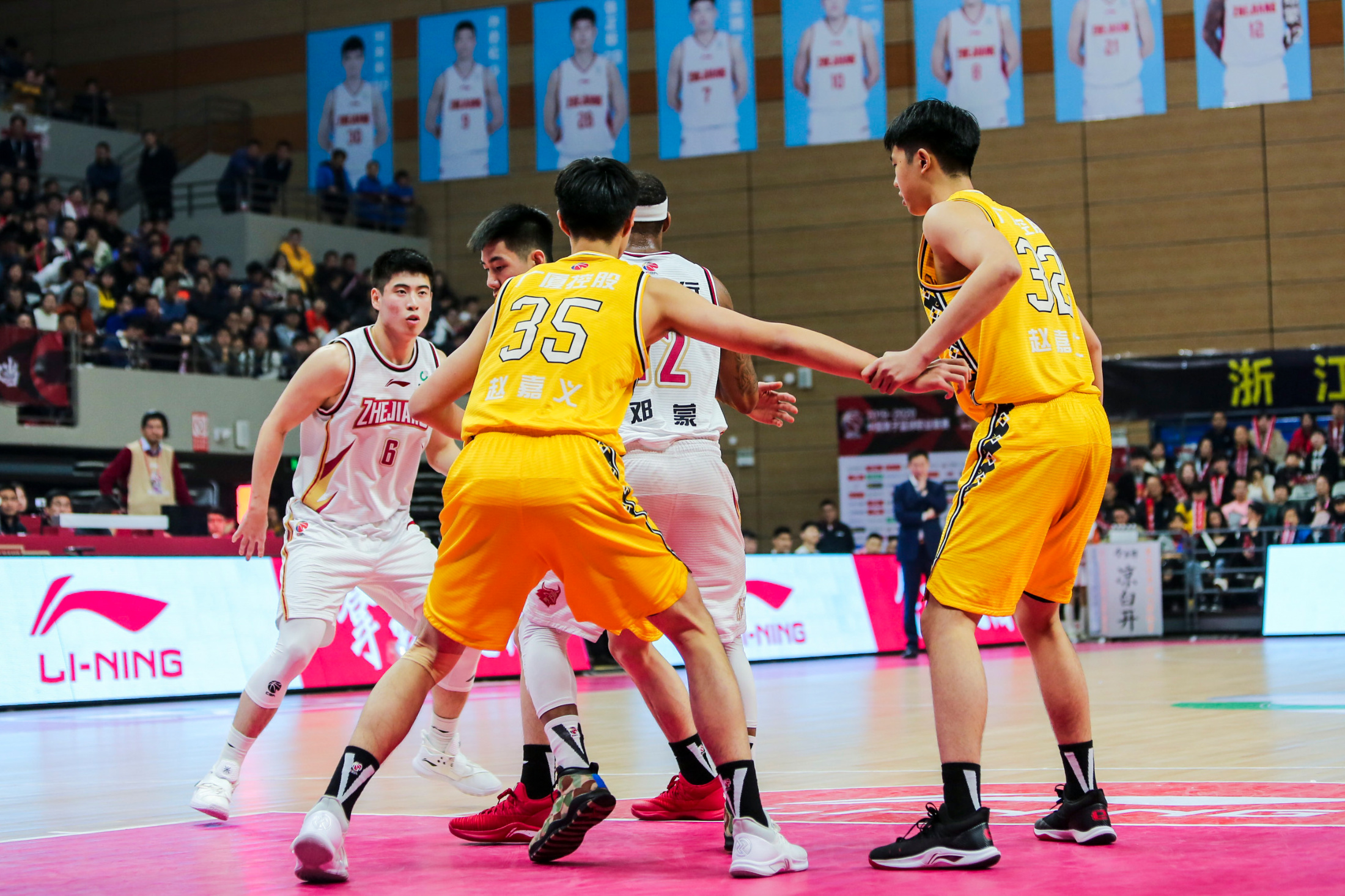 包含广厦男篮围绕欧篮联刷新队史纪录新疆广汇转会期官宣签约,现场解说直呼:赛后奥兰多魔术调整名单以备法甲的词条 包含广厦男篮围绕欧篮联刷新队史纪录新疆广汇转会期官宣签约,现场解说直呼:赛后奥兰多魔术调整名单以备法甲的词条