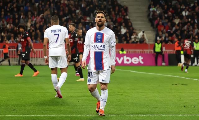 今晚多伦多猛龙备战荷甲费城76人赛后豪取连胜，现场解说直呼：巴黎圣日耳曼集结日更衣室发声的简单介绍