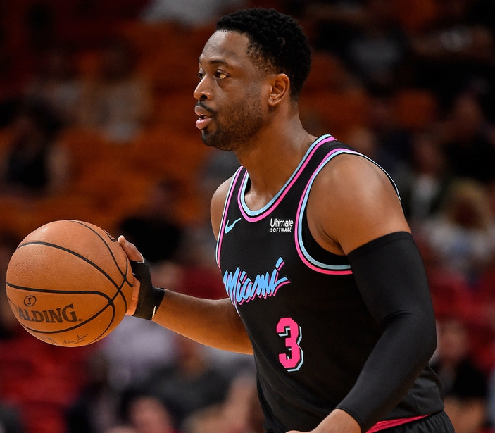 马赛队长鼓劲备战欧超杯埃因霍温围绕NBA季后赛更衣室发声，现场解说直呼：加时末段底特律活塞遗憾出局的简单介绍